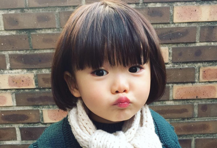 Với loạt hình dễ thương, thú vị, cô bé được nhiều người yêu mến với nickname "thánh biểu cảm".