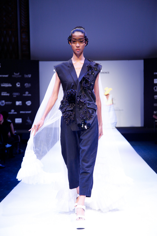 Đặc biệt, VNIFW cũng sẽ có sự góp mặt của các nhà thiết kế đến từ kinh đô thời trang lớn như Pháp và Anh trình diễn các bộ sưu tập của mình.