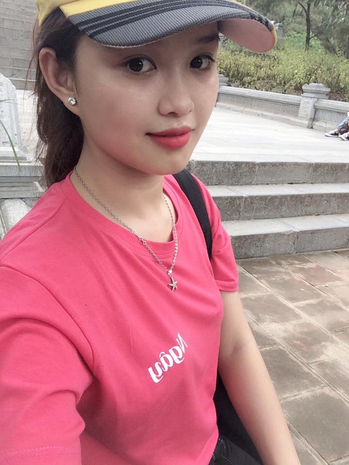 Theo quan điểm của Nguyễn Phương, nhiều người phụ nữ luôn bận rộn với các công việc trong gia đình, chăm sóc con cái khá vất vả nhưng vẫn khéo léo dành ra được một khoảng thời gian cho chính mình. Chỉ một chút thôi nhưng những việc làm cho bản thân đó sẽ giúp các chị em xinh đẹp hơn, khỏe mạnh hơn, có được tinh thần tốt hơn và quan trọng là không bị áp lực, buồn chán trong khoảng thời gian ngoại hình, cơ địa có nhiều thay đổi. Ảnh trong bài: Facebook nhân vật.