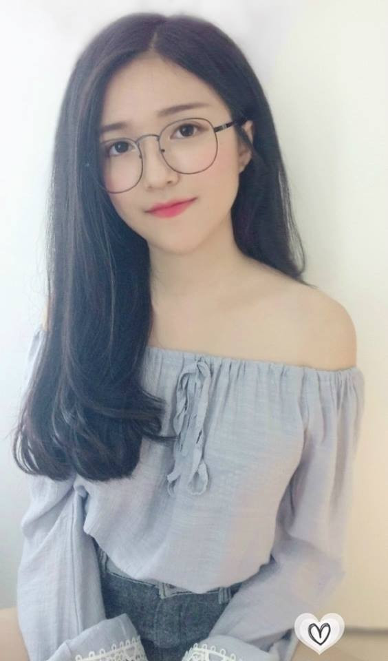 Mỹ Uyên cũng là một fan cuồng K-pop, cô nàng thần tượng Lee Minho và nhóm nhạc 2PM. Do vẻ ngoài mang những đặc trưng quá giống người Hàn nên những concept Uyên làm mẫu đều dựa theo style Hàn.