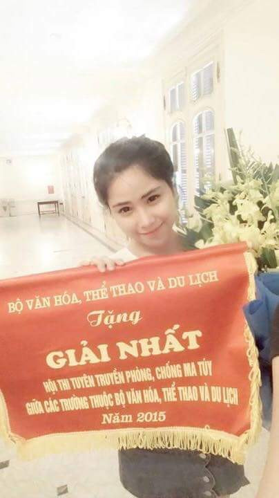Bằng sự nhiệt tình, cá tính năng nổ, sau vài năm học tập, phấn đấu Thu Thảo đã có được một số thành tích đáng để bản thân tự hào. Cô bạn từng giành giải Nhất cuộc thi Tuyên truyền phòng, chống ma túy của Bộ Văn hóa - Thể Thao - Du lịch; được Đại sứ quán Canada trao tặng học bổng; đạt giải thưởng Hoa trạng nguyên…