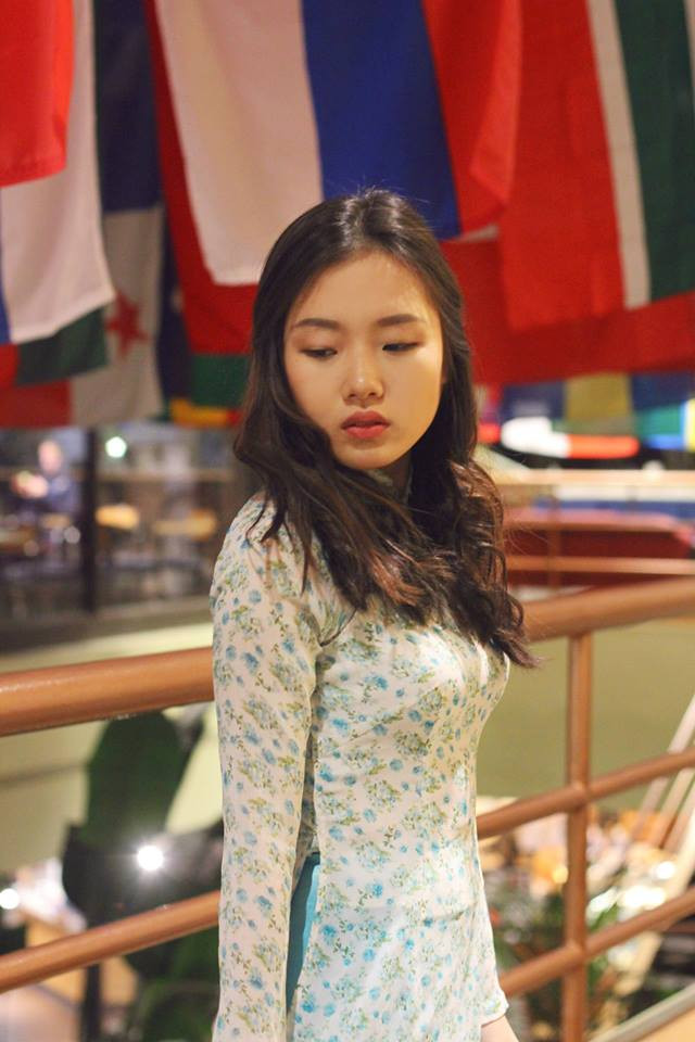 Thí sinh Nguyễn Hoàng Khánh Linh, hiện đang là sinh viên năm nhất năm nhất tại Villanova University. Cô bạn vui tính mong chiến thắng cuộc thi Miss Việt Nam - New York để... khao các bạn ăn chè.