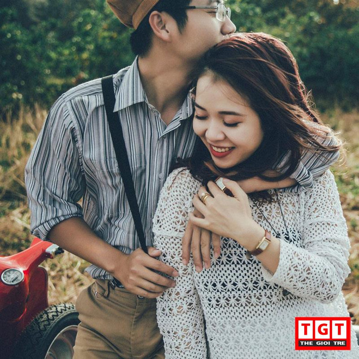 Cặp đôi 9X đã thực hiện một bộ ảnh Valentine với những biểu cảm ngọt ngào và đáng yêu để kỷ niệm ngày lễ tình yêu vô cùng ý nghĩa cũng như ghi lại những khoảnh khắc đẹp của hai người.