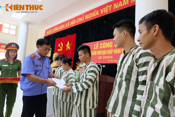 Đúng 15h chiều ngày 31/8, tại Trại tạm giam số 1, Công an TP Hà Nội (Phúc Diễn, Nam Từ Liêm, Hà Nội) diễn ra Lễ công bố quyết định đặc xá năm 2016 của Chủ tịch nước cho các phạm nhân chấp hành cải tạo tốt tại trại, trở lại hòa nhập với xã hội nhân kỷ niệm 71 năm Quốc khánh nước Cộng hòa xã hội chủ nghĩa Việt Nam, (2/9/1945 - 2/9/2016).