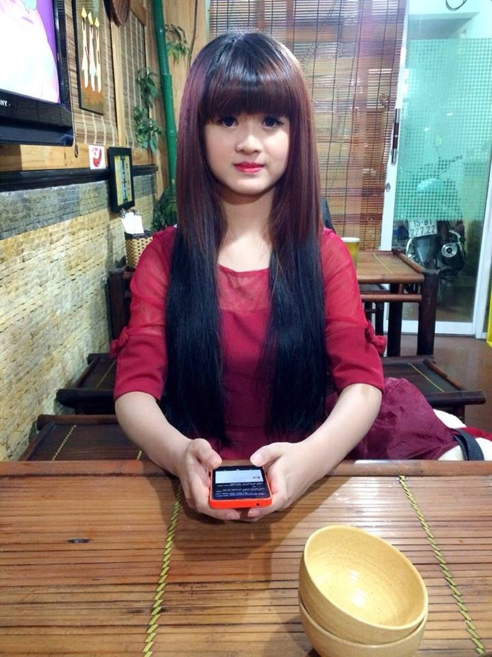 Không giống như nhiều fan hâm mộ Hải Phòng đồn đoán, Hằng Mun cho biết cô đã đến sân xem Hải Phòng đá nhiều lần và thể hiện tình yêu với bóng đá thực sự, chứ không phải chỉ để gây sự chú ý trên khán đài, thu hút cái nhìn của các phóng viên, phó nháy hòng nổi tiếng.
