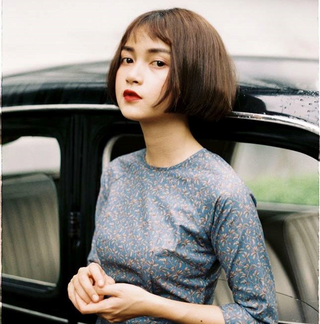 Sở hữu đôi mắt to tròn cùng mái tóc ngắn cá tính, Hân được nhiều người nhận xét giống lai Tây. 9X bảo: "Mình không thấy mặt có nét Tây nhưng cũng có người hỏi rằng mình có phải con lai không".
