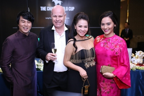 Trương Huệ Vân không phải là một cái tên quá xa lạ trong giới kinh doanh bất động sản, khách sạn. Cô chính là doanh nhân thế hệ thứ tư của Trương Gia tộc tại TP.HCM