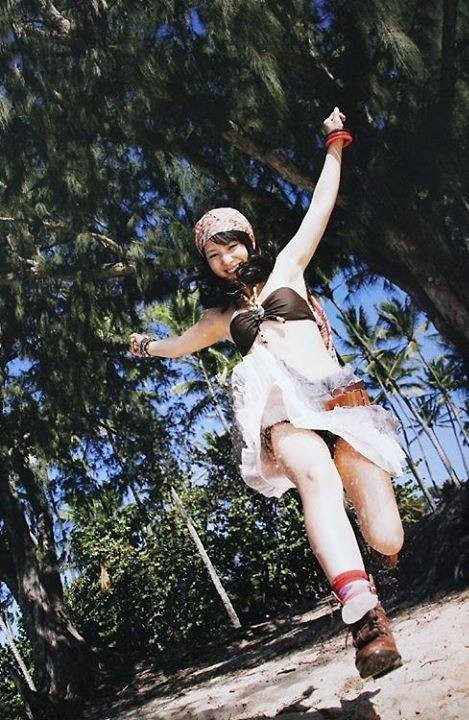 Gọi Yui Koike là cô người mẫu tí hon vì cô có chiều cao chỉ 1m57, thấp hơn rất nhiều so với những người mẫu nội y khác. Với chiều cao đó, rất ít người nghĩ rằng Yui lại có thể làm tốt công việc của mình đến vậy.