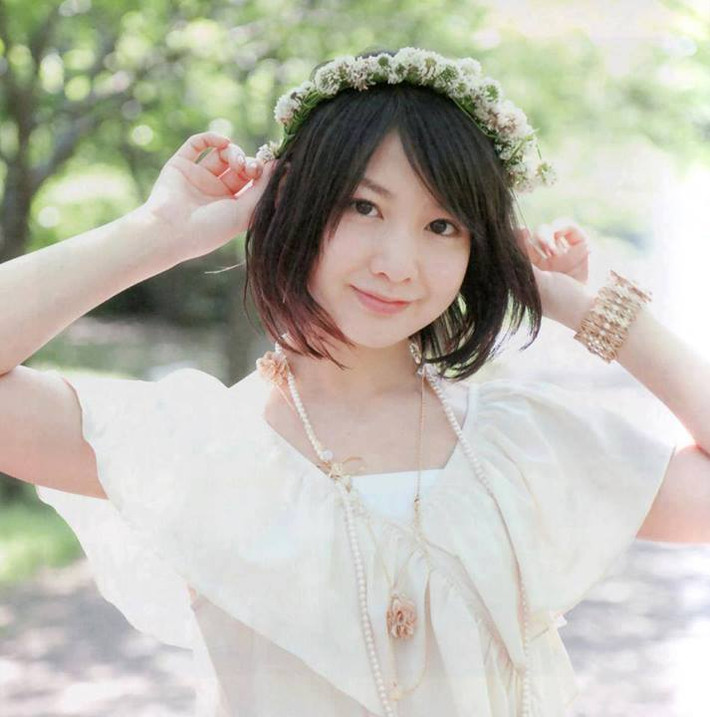 Ở Nhật Bản "Gravure idol" là một mô hình rất phổ biến. Không ít ngôi sao tranh ngành điện ảnh, âm nhạc ngoài công việc chính cũng tham gia thêm một phần việc của "Gravure idol".