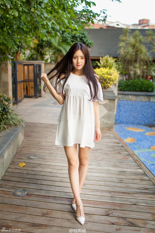 Trình Hi Viện (Cheng Xiyuan) hot girl 18 tuổi, là nữ sinh hoa khôi của trường Đại học Hạ Môn, Trung Quốc. Không chỉ xinh đẹp, Trình Hi Viện còn được bạn bè thán phục nhờ tài kinh doanh, mức độ nổi tiếng.