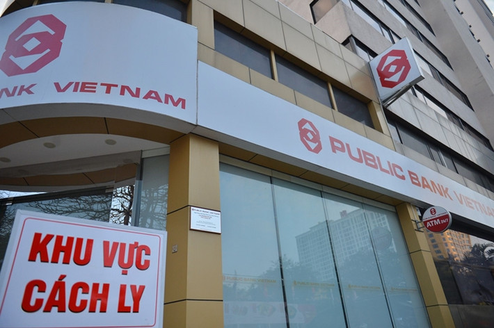 Bộ Y tế cho biết, tính đến 18h ngày 4/2, Việt Nam có tổng cộng 1068 ca mắc COVID-19 do lây nhiễm trong nước, số lượng ca mắc mới tính từ ngày 27/1 đến nay là 375 ca. Trong đó, tại Hà Nội ghi nhận thêm 1 ca mắc mới. Đây là F1 của bệnh nhân 1883 (nhân viên công chứng mắc COVID-19 ở Cầu Giấy, Hà Nội).