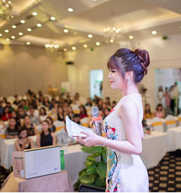 Trong showbiz cũng không ít diễn viên có thân hình nhỏ nhắn như mình, nhưng họ vẫn rất thành công trong các vai diễn trưởng thành, chín chắn và họ là động lực để mình không ngại thử sức trong những vai diễn như vậy!'.