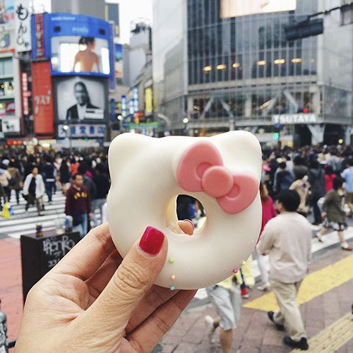 Bánh donut Hello Kitty, Nhật Bản.