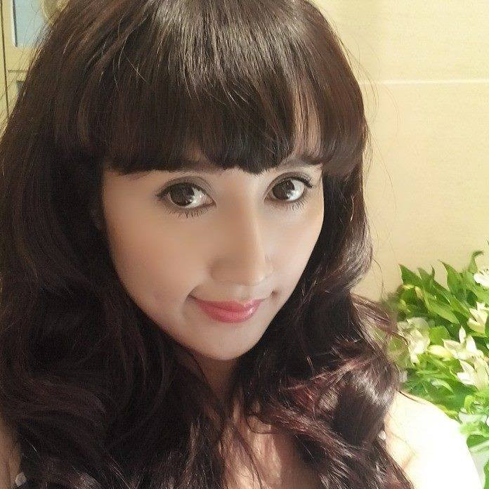 Mặc dù xuất hiện trong các vai diễn táo bạo và các bộ ảnh gợi cảm, nhưng Hải Âu không phải “party girl”. Cô nói không với scandal, không đi bar, đi diễn xong là tập gym, về nhà đọc sách, xem phim. Ảnh: FBNV.