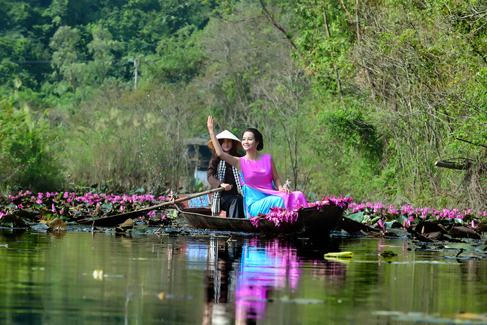 Nụ cười hiền bên cạnh đôi mắt đượm buồn là một trong những ấn tượng của khán giả khi nhắc tới diễn viên Mai Thu Huyền.
