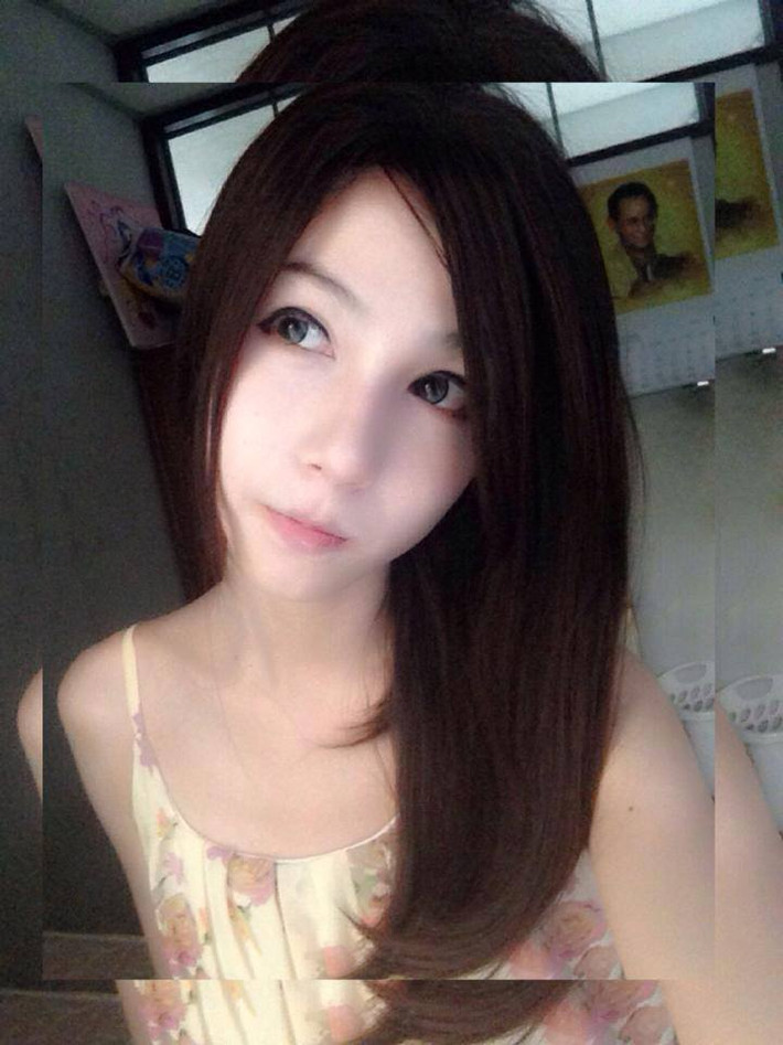 Chỉ trong một thời gian ngắn Yoshi trở thành hot girl chuyển giới mới nổi được rất nhiều bạn trẻ quan tâm, săn lùng thông tin.