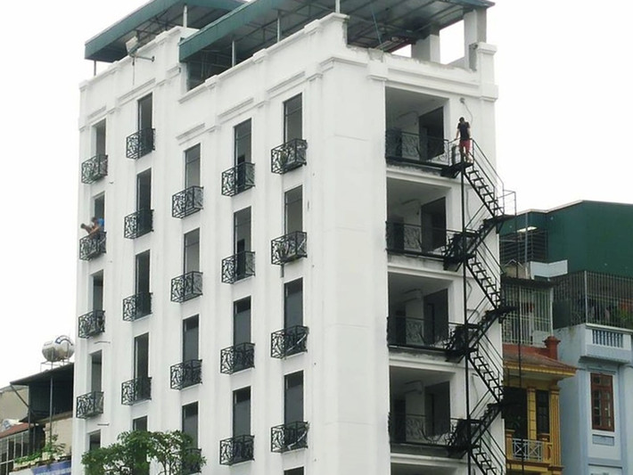 Thông tin về công trình ở địa chỉ 283 đường Trần Khát Chân (phường Thanh Nhàn, quận Hai Bà Trưng, TP Hà Nội) có dấu hiệu vi phạm trật tự xây dựng - xây vượt tầng đang gây xôn xao dư luận.