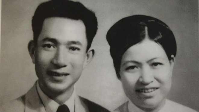 Trịnh Văn Bô không chỉ là nhà tư sản giàu có mà còn là nhà yêu nước nổi tiếng. Sau khi cách mạng Tháng Tám thành công, ông cùng vợ là bà Hoàng Thị Minh Hồ ủng hộ chính quyền cách mạng 5.147 lượng vàng.