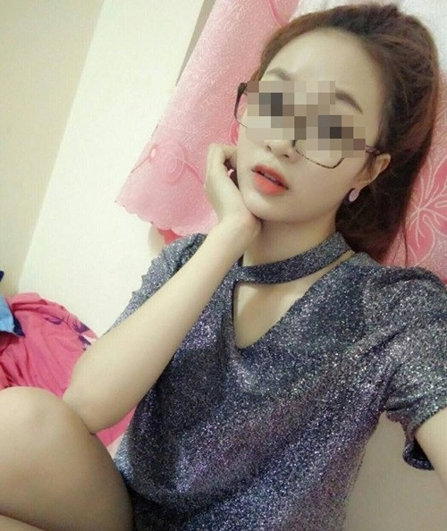 Thế nhưng điều nhiều người không ngờ nhất chính là việc N.B đã lập hẳn một fanpage riêng với hàng chục nghìn người theo dõi. Trong đoạn livestream mới nhất, N.B dõng dạc tuyên bố khi nào đủ 50.000 lượt share sẽ cởi đồ. Song đoạn livestream này đã nhanh chóng bị xóa nhưng nhiều người đã nhanh chóng chụp lại màn hình và trở thành chủ đề bàn tán trong cộng đồng mạng.