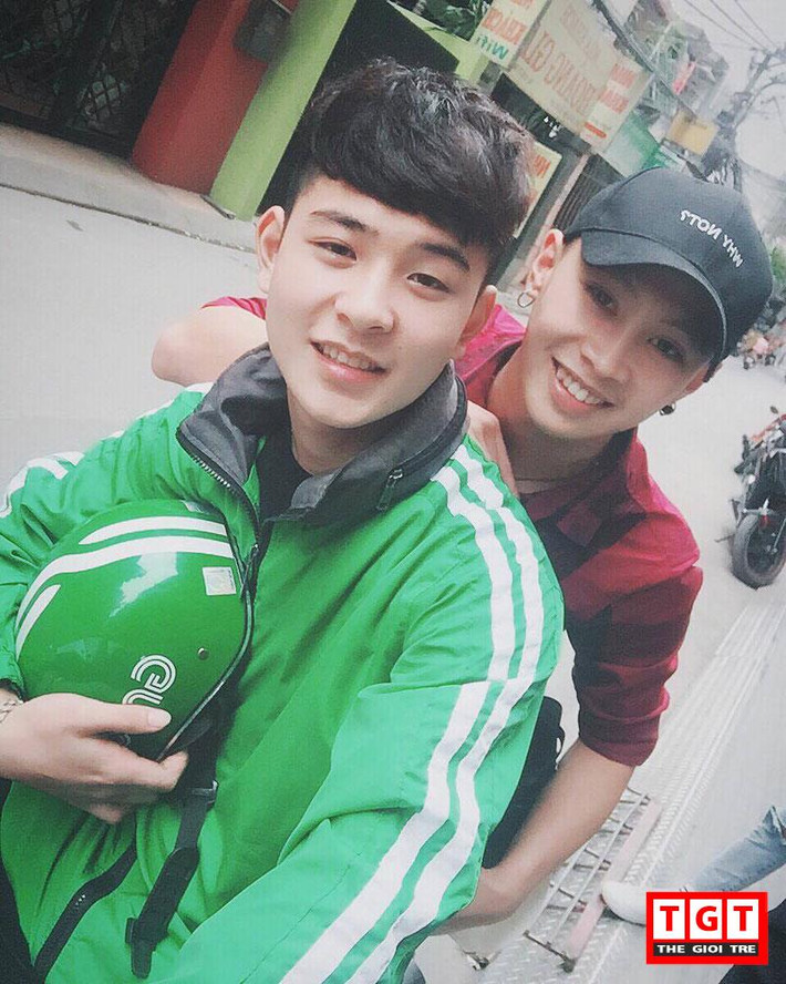 Thông tin về anh chàng điển trai được nhắc tới với danh xưng "soái ca" Grab bike sẽ được cập nhập ở bài viết sau.
