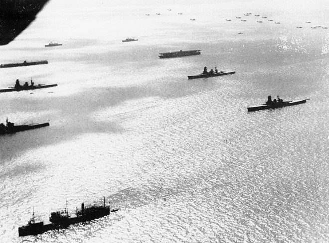 Hạm đội tàu chiến Nhật Bản rời căn cứ ở Yokohama ngày 29/10/1940.