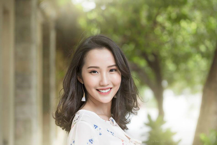 Xuân Thảo từng tiết lộ cô giống nhiều cô gái đồng trang lứa ở sở thích đọc tiểu thuyết ngôn tình Trung Quốc và xem phim thần tượng.