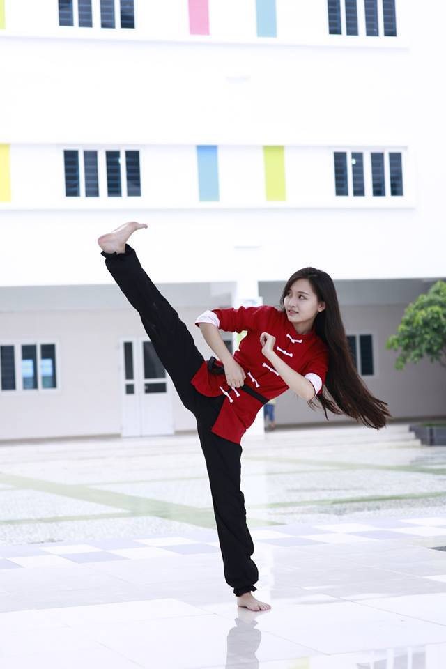 Bằng sự chăm chỉ và nỗ lực tập luyện, sau khoảng 6 năm học võ, hai chị em sinh đôi hiện tại có thể thực hiện nhiều màn biểu diễn cần nhiều sức mạnh rất ấn tương nhưng đập ngói bằng búa trên bungj, nằm trên chông nhọn đập ngói, bẻ cong thanh sắt… Mỹ Huyền và Huyền Trang từng đi biểu diễn ở nhiều nơi nhưng hai cô gái trẻ đều không coi võ thuật như một cái gì đó giúp bản thân “lấy le” với những người khác. Nó đơn giản chỉ là một bộ môn rèn luyện thân thể, giúp nâng cao sức khỏe của bản thân và là một thú vui mỗi khi rảnh rỗi.