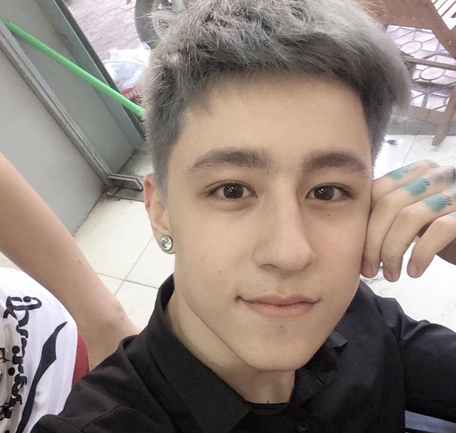 Gương mặt của hot boy lai được dân mạng nhận xét vừa nam tính, vừa đáng yêu.