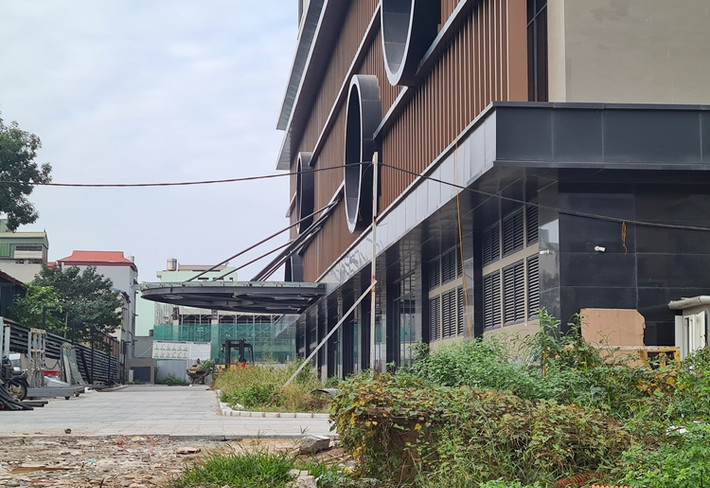 Nhiều hạng mục, hạ tầng của dự án Hinode City vẫn đang được hoàn thiện.