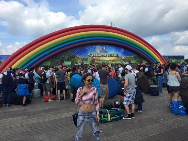 Tomorrowland là nơi quy tụ của hàng trăm DJ đình đám, nổi tiếng nhất thế giới hiện tại như Armin Van Buuren, Hardwell, Avicii, David Guetta... Âm nhạc EDM đanh thịnh hành và Tomorrowland xứng đáng là một lễ hội, một chuỗi ngày liên hoan âm nhạc hoành tráng nhất thế giới.