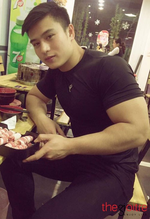 "Ước mơ sau này của mình là mở được một phòng tập thể hình lớn, chuyên nghiệp, phục vụ cho chính bản thân để rèn luyện sức khoẻ hàng ngày cũng như cho những ai yêu thích bộ môn này có một nơi tập và thể hiện sự đam mê"- chàng cảnh sát điển trai bật mí.
