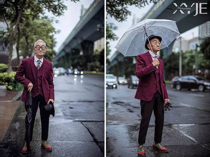Trang phục sành điệu với áo vest hồng, sơ mi trắng, giày hồng, trên tay cầm chiếc ô đã làm cư dân mạng được phen nhãn mắt.