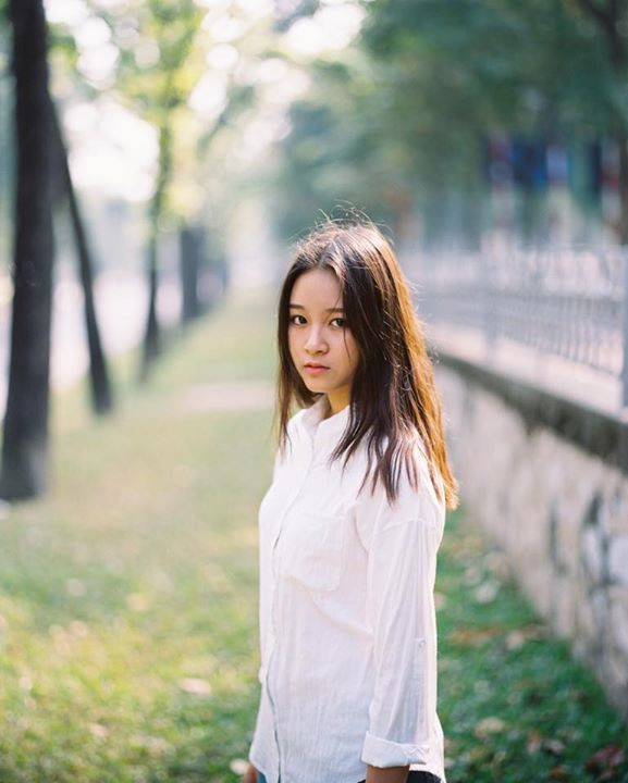 Với những phó nháy có tay nghề cao, giàu kinh nghiệm, họ có thể chụp ra những bức ảnh phim khiến người xem phải trầm trồ, có độ sắc nét, màu sắc không hề thua kém những chiếc DSLR hiện đại. Ảnh: Đặng Trường Giang.