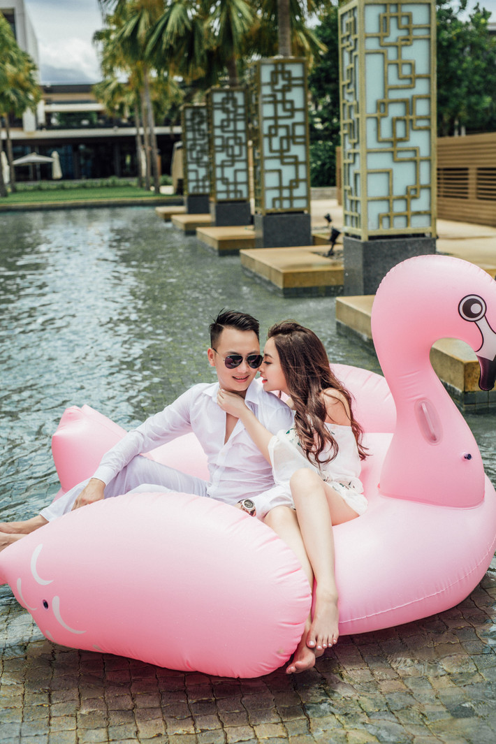 Đám cưới của cặp đôi trẻ tuổi sẽ diễn ra vào ngày 2/10 tới. Để chuẩn bị cho ngày trọng đại, Hoàng Yến và Lâm Duy đã ghi lại những khoảnh khắc hạnh phúc ở thành phố Đà Nẵng xinh đẹp. Ảnh: Nupakachi Studio.