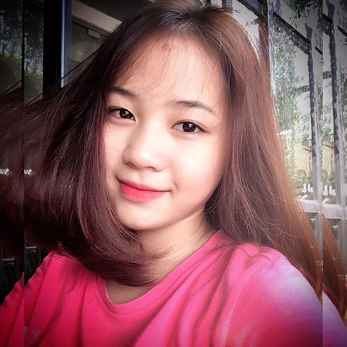 Theo tìm hiểu, nữ sinh xinh đẹp trong bức ảnh chụp lén bất ngờ gây sốt mạng gần đây là Trần Diệu Linh, sinh năm 1997, quê Thái Bình, hiện đang là sinh viên trường Đại học Kiến trúc, Hà Nội. Theo chia sẻ của Diệu Linh, bức ảnh được dân mạng lan truyền vài ngày gần đây được chụp từ tháng 7/2016 trong thời gian cô bạn đang làm bài dự thi vào trường Đại học Kiến trúc trong kỳ thi đại học 2016. Diệu Linh cảm thấy bất ngờ, ngạc nhiên, pha lẫn chút cảm giác thích thú khi bức ảnh này của phóng viên Zing News chụp đã được nhiều dân mạng chia sẻ đến thế.