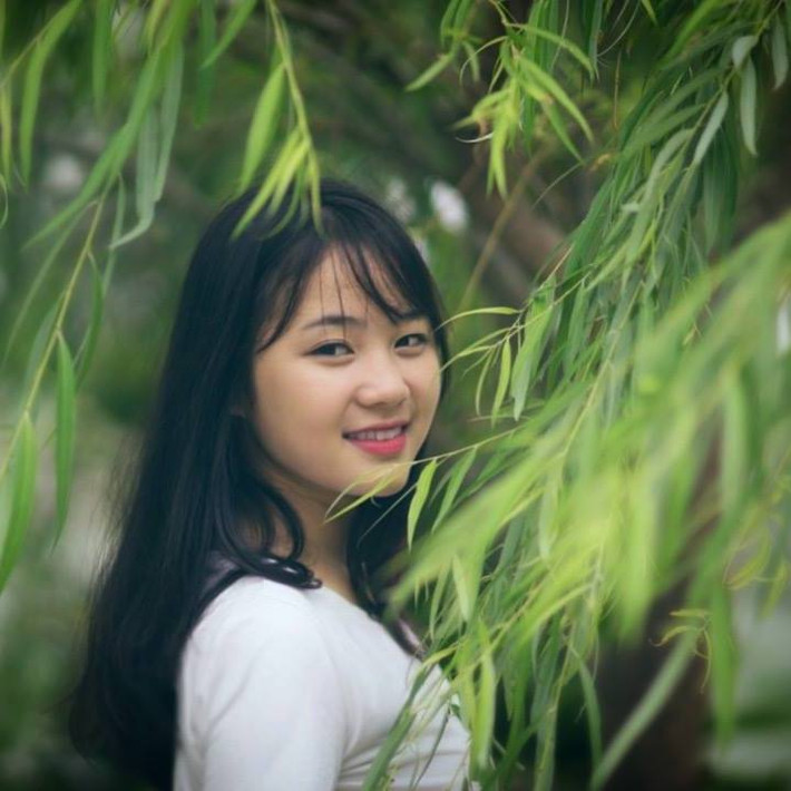Đo tỉ lệ, khảo sát mẫu trước khi thực hiện bản vẽ là một thao tác vô cùng quan trọng, cần độ chuẩn xác nhưng theo Diệu Linh thì trong thực tế, thao tác này cũng không cần phải thực hiện một cách quá máy móc. Mỗi người có một thói quen khi làm việc miễn sao nó cho ra được tỉ lệ, số đo đúng. Chính những thắc mắc của dân mạng cùng với việc được để ý, "soi" quá kỹ về thao tác cũng như biểu đạt đã khiến cô nàng sinh năm 1997 có đôi chút ngại ngùng.