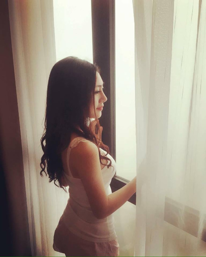Thường xuyên xuất hiện với hình tượng hot girl ngọt ngào, xinh xắn, thời gian gần đây Hải Yến đã lột xác thành một cô nàng quyến rũ và gợi cảm hơn rất nhiều. Hiện trang cá nhân của hot girl "Kem Xôi" đang sở hữu hơn 10 nghìn người theo dõi.