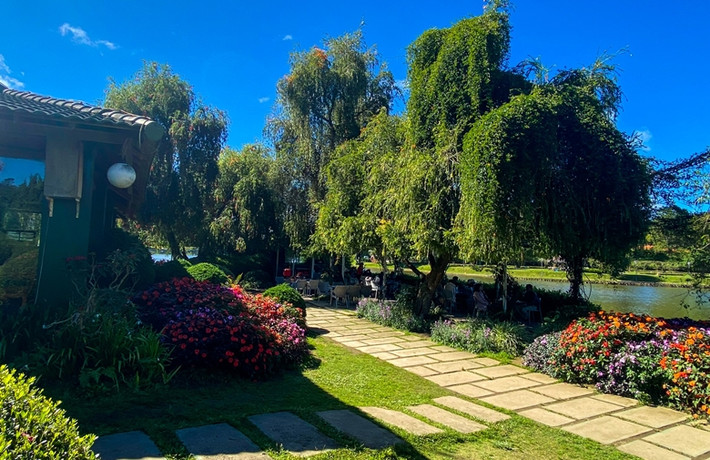 Đồng thời, giao UBND TP Đà Lạt quản lý chặt chẽ diện tích đất được giao này và lập kế hoạch sử dụng đất theo quy định; chỉ đạo cơ quan chuyên môn xử lý các vấn đề phát sinh có liên quan đến diện tích đất tại ốc đảo Bích Câu và truy thu nghĩa vụ tài chính mà Hội Sinh vật cảnh Lâm Đồng còn phải thực hiện (nếu có). (Ảnh: Facebook).