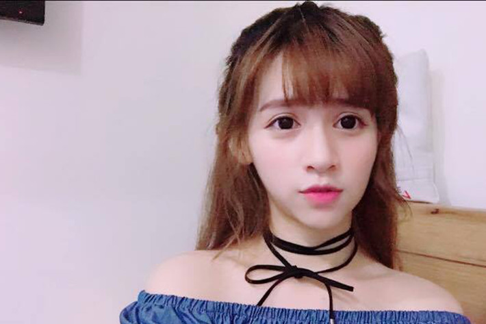 Với nước da trắng, gương mặt thon gọn, đôi mắt to tròn, Hoàn Ân bị nhầm là con lai cũng là điều dễ hiểu.