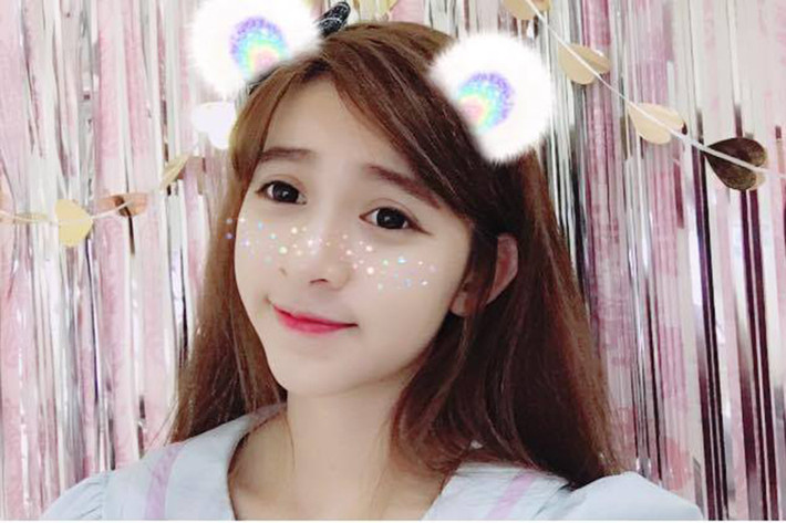 Những năm tháng học trò, Hoàng Ân luôn bị nhầm là con lai. Mỗi lần đến lớp, các bạn hay hỏi thăm về dòng máu còn lại của cô bạn.