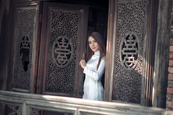 Phong cách tạo dáng chuyên nghiệp trước ống kính cùng gương mặt cuốn hút đã góp phần tạo nên thành công trong sự nghiệp người mẫu của Nam Phương.