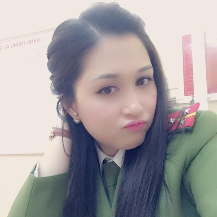 Trong đời thường, đại úy Tâm cũng có nhiều sở thích giống như các cô gái, bà mẹ trẻ khác. Đại úy Tâm thích làm đẹp, thích tranh thủ thời gian nghỉ giải lao, nghỉ trưa để chụp ảnh "tự sướng" khoe vẻ trẻ trung của mình.
