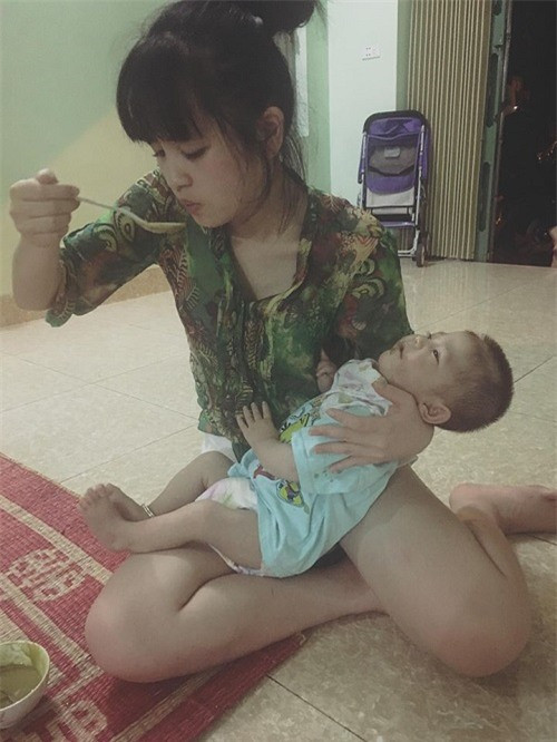 Thanh Tâm sinh năm 1992, chưa lập gia đình, cũng chưa từng sinh con, nhưng sau 3 tháng chăm sóc bé Thào Thị Yến Nhi, bé gái dân tộc H'Mông này đã có da có thịt hơn thấy rõ, khỏe mạnh và ăn uống rất ngoan. Cho đến tận bây giờ nhiều người vẫn không hiểu rõ lý do vì sao một cô gái đang còn rất trẻ, đang ở độ tuổi thích "bay nhảy", tận hưởng cuộc sống như Thanh Tâm lại quyết định xin chính quyền nhận nuôi bé Yến Nhi. Tất cả những điều này có lẽ chỉ được giải thích bằng tấm lòng bao dung, tình yêu thương, khát khao cứu giúp một đứa trẻ đang nguy kịch và bản năng làm mẹ của cô gái trẻ đến từ Lào Cai.