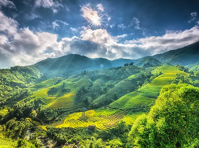 5. Sa Pa, Việt Nam: Thị trấn miền núi tuyệt đẹp này nổi tiếng với những ruộng bậc thang của thung lũng Mường Hoa.