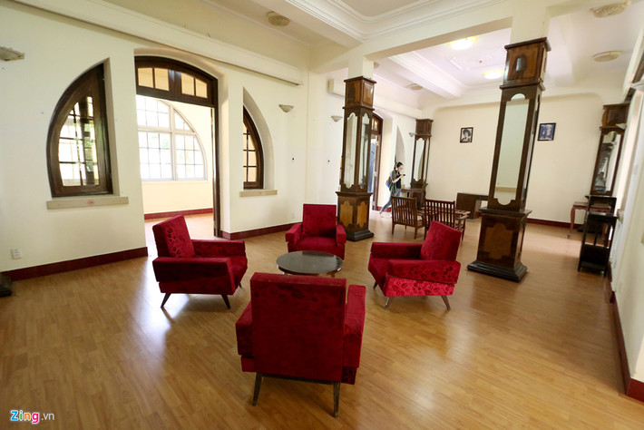 Sau nhiều năm đóng cửa, giữa tháng 4, UBND tỉnh Khánh Hòa chỉ đạo chủ đầu tư dọn dẹp 2 biệt thự Nghinh Phong và Vọng Nguyệt để du khách tham quan. Tuy nhiên, nhiều người đến đây tỏ ra thất vọng vì di tích bị đào bới tan hoang, các hiện vật cổ còn lại rất ít.