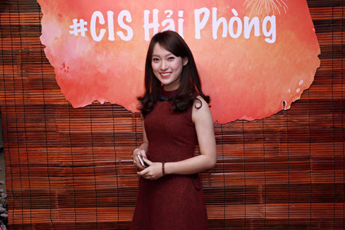 Hoàn thành buổi thuyết minh trực tiếp kéo dài 5 giờ đồng hồ, từ khi các nghệ sỹ bước chân lên thảm đỏ cho đến khi kết thúc lễ trao giải, Khánh Vy thở phào nhẹ nhõm.