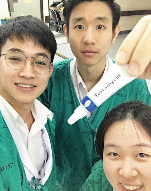 Nụ cười tỏa nắng trong mọi bức ảnh làm cho anh chàng Ritter nổi bật, thu hút ánh mắt của người đối diện.