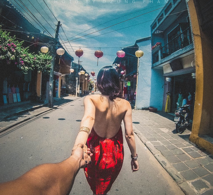 Dũng Phan là một chàng trai đang theo đuổi công việc kinh doanh nhưng do đam mê xê dịch nên hễ có thời gian anh lại xách ba lô, cưỡi xe máy đi phượt. Theo Dũng Phan thì chỉ có phượt bằng xe máy mới có thể giúp anh tận hưởng, trải nghiệm được tối đa những cảm giác tuyệt vời trên từng cung đường.