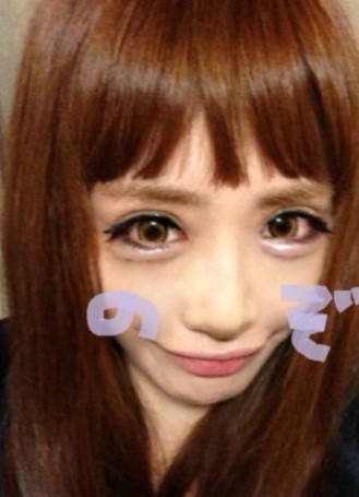 Hình ảnh hiếm hoi xuất hiện vào năm 2014 được cho là Nozomi khi chưa make up và chỉnh ảnh sống ảo.
