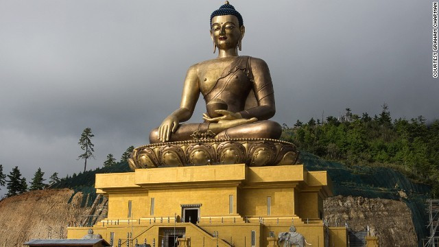 Tượng Kim Cang Phật (Bhutan): Khi hoàn thành, bức tượng làm bằng vàng và đồng này là một trong những tượng Phật cao nhất thế giới với chiều cao 51 m. Dự kiến ban đầu là hoàn thành năm 2010, nhưng thực tế thì khoảng năm sau tượng mới hoàn thiện. 47 triệu USD đã được đầu tư để đúc tượng, do công ty Aerosun của Trung Quốc bao thầu. Trong lòng tượng là 125.000 tượng Phật nhỏ cùng một căn phòng lớn để thiền.